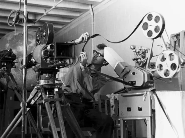 Moviola utilizzata per il montaggio analogico delle pellicole cinematografiche prima del montaggio digitale